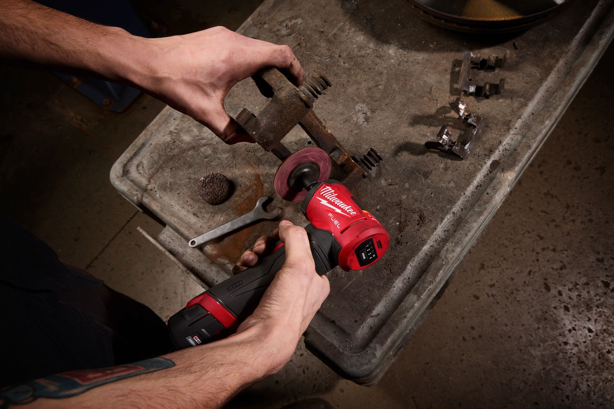 Milwaukee M12 FDGA2-0