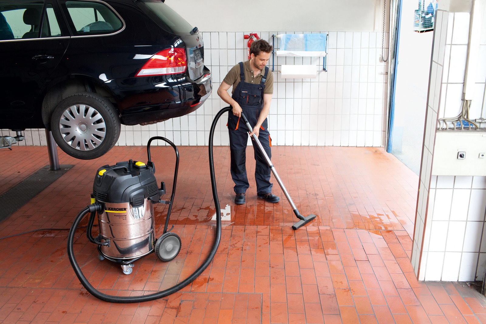 Germany Karcher NT 70/2 Wet and Dry Vacuum Cleaner (Hong Kong Authorized) (Made in Europe)