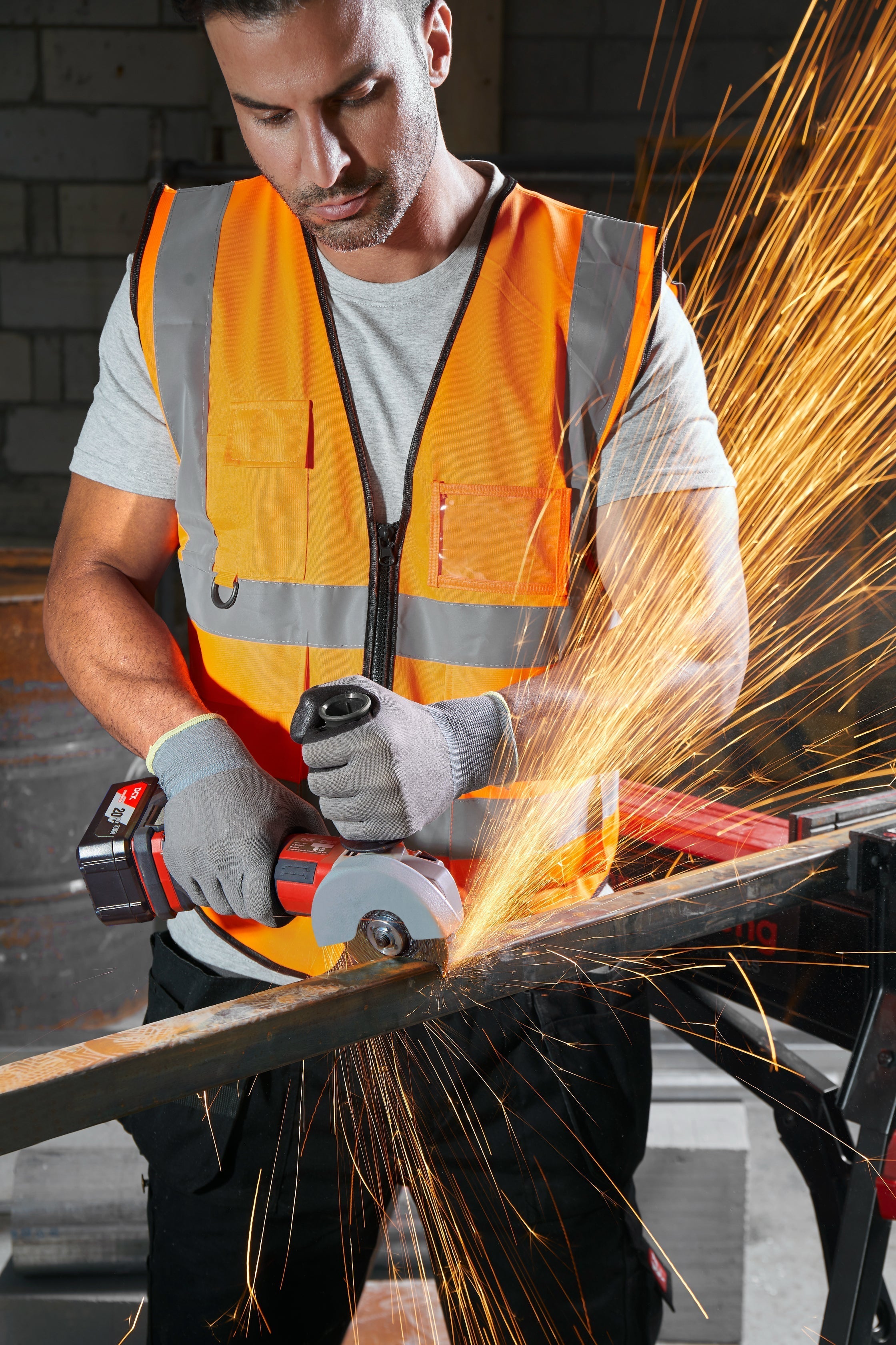 DCK KDSM03-125 20V 充電式無刷角磨機