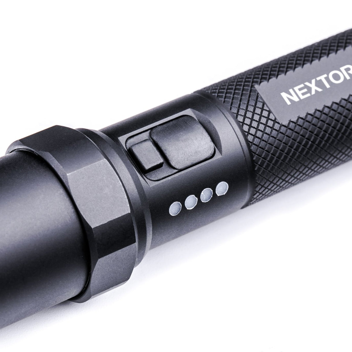 NEXTORCH P8 輕巧型LED電筒(按鈕與指示燈細節)