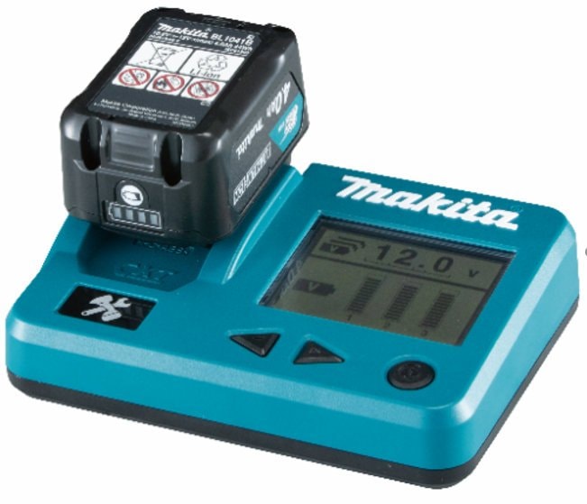 Makita BTC06 12V電池檢測器(三份之二視圖,連接電池)