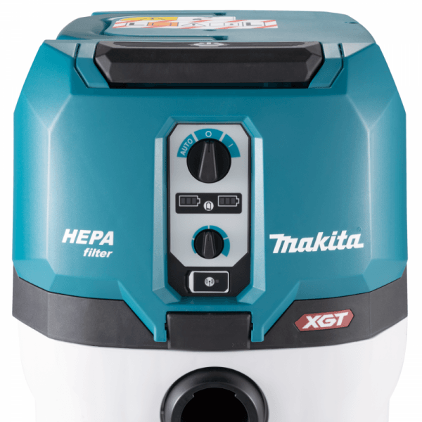 Makita VC004GLZ04 機頂控制面板特寫,設有 AUTO 模式旋鈕、無段變速旋鈕及 HEPA 濾網標示