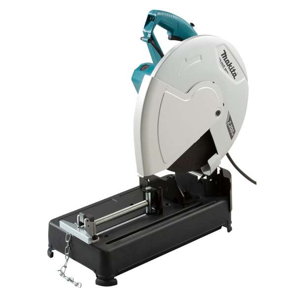 Makita 牧田 M2403B 型材切割機另一角度外觀,可見砂輪片護罩、工作固定板及電源線