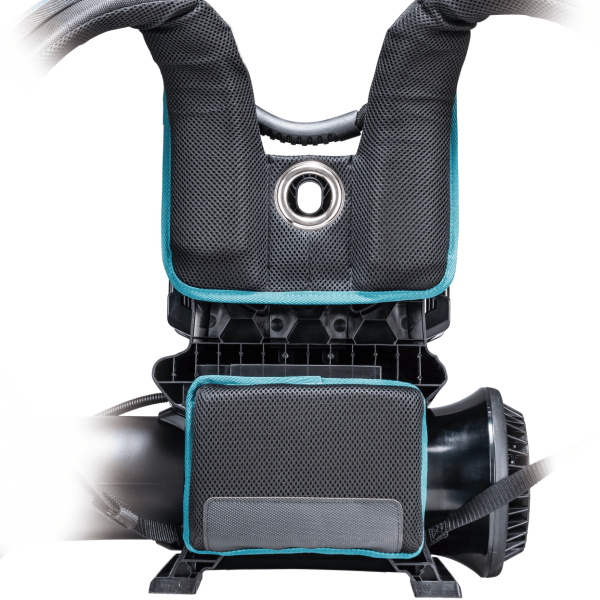 Makita UB004GZ 背負系統背面特寫,透氣網布肩帶與背墊設計
