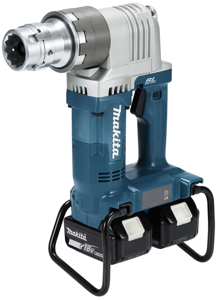 Makita DWT310ZK 充電扭剪扳手左前斜角視圖,展示無刷馬達機身與雙電池座