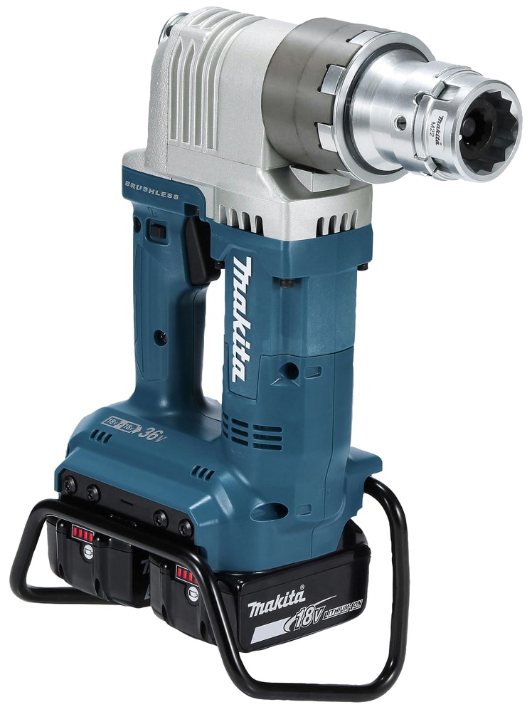 Makita DWT310ZK 充電扭剪扳手右前斜角視圖,展示 M22 外套筒與 36V 標示