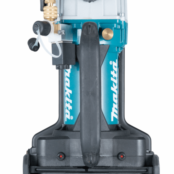 Makita 牧田 DVP181ZK 真空泵頂部提把及油箱位置特寫