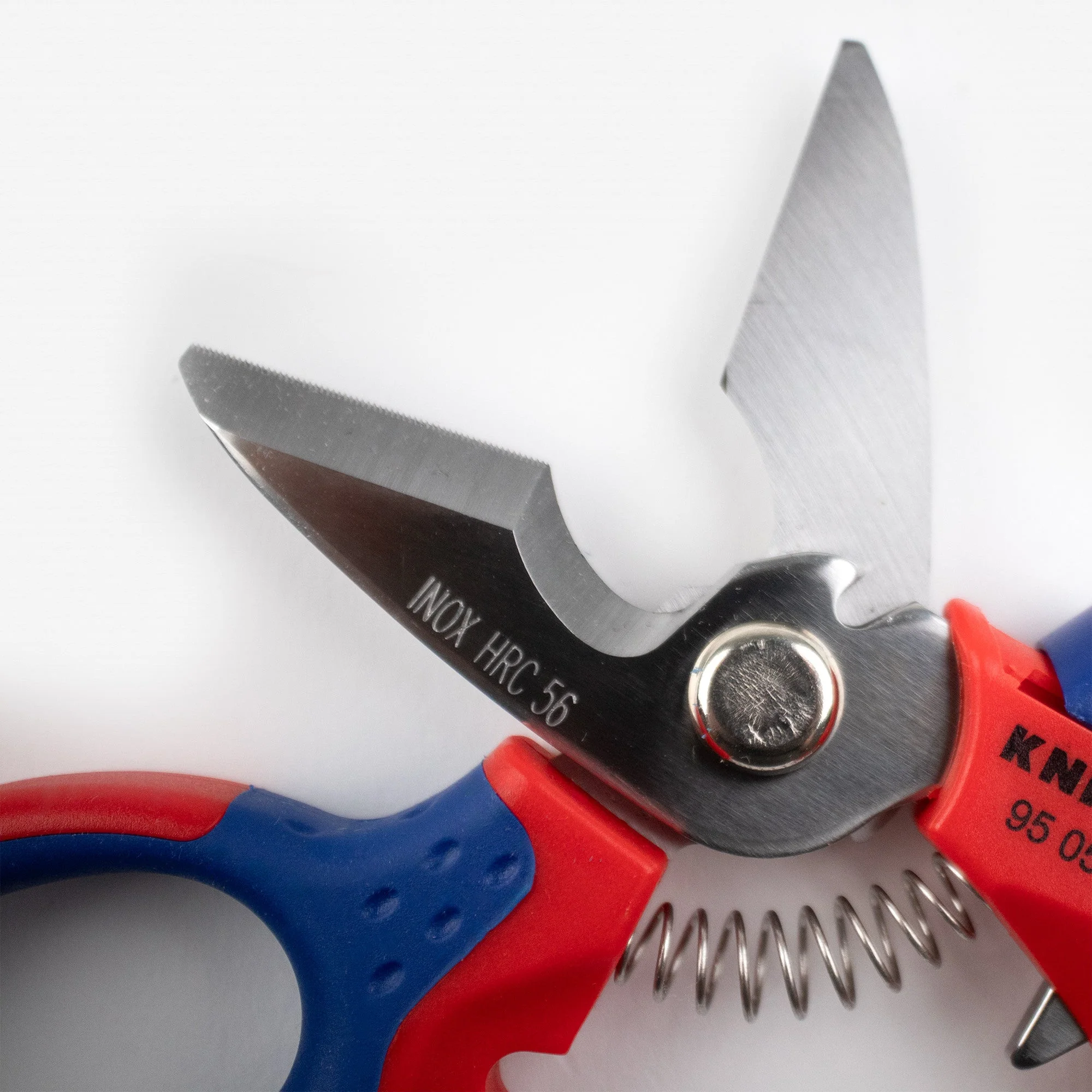 KNIPEX 95 05 20 SB 灣型電工多用剪(刀刃細節)