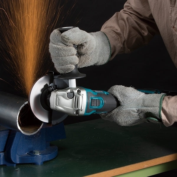 Makita DGA506RTE 18V LXT Lithium-Ion Brushless Cordless 5" Angle Grinder Kit with 5.0Ah Batteries