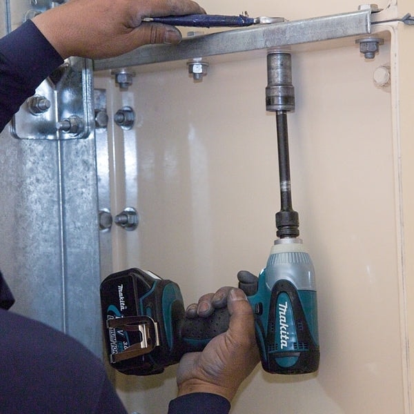 Makita DTW251Z 充電式扳手(鋰18V)(淨機)