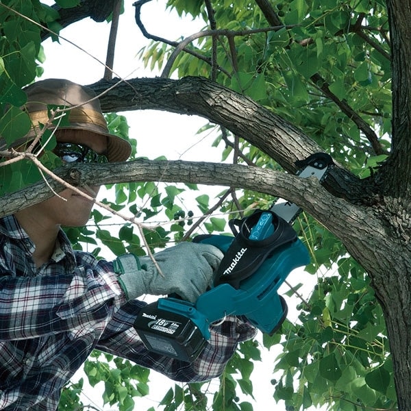 Makita DUC122Z 充電式鏈鋸115毫米(4-1/2")(鋰18V)(淨機)