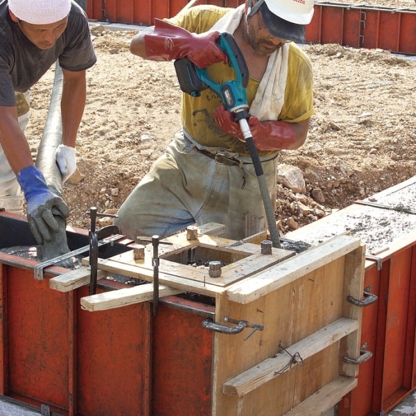 Makita Cordless Concrete Vibrator DVR350Z (Tool Only)