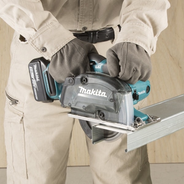 Makita Cordless Metal Cutting Saw DCS552RTJ (5.0Ah Battery)