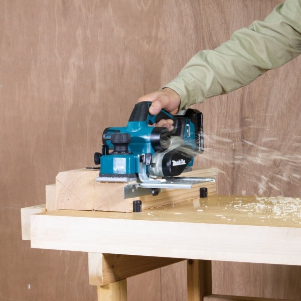 Makita DKP181Z Cordless Planer