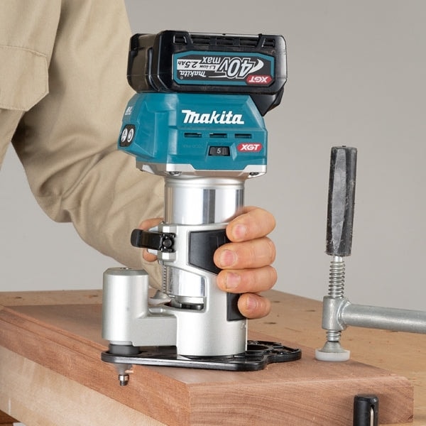 Makita 牧田 RT001GM211 40V 充電式修邊雕刻機 (4.0電套裝)