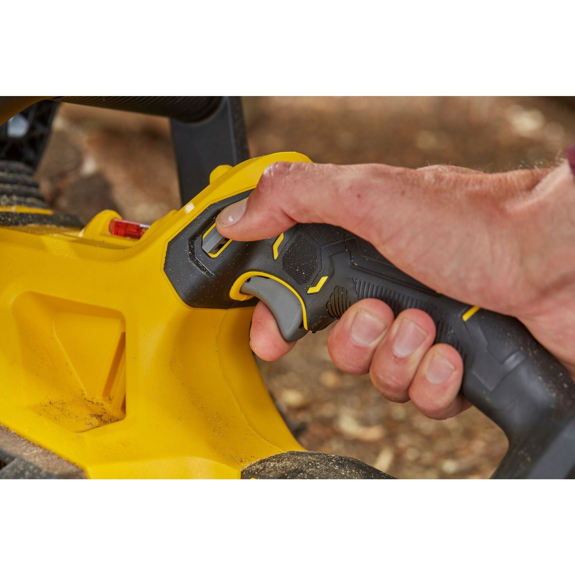 美國 STANLEY 史丹利 SFMCCS630M1-GB V20 充電式鏈鋸 (1電1充套裝)