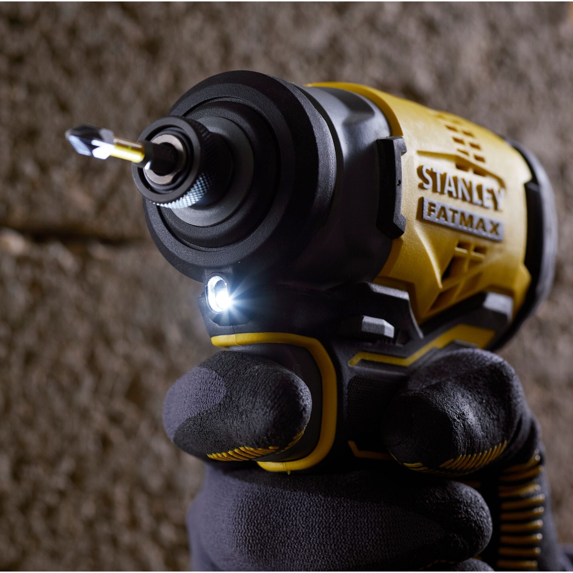 美國 STANLEY 史丹利 SFMCF810D2K-GB V20 充電式無刷衝擊起子 (2電1充套裝)