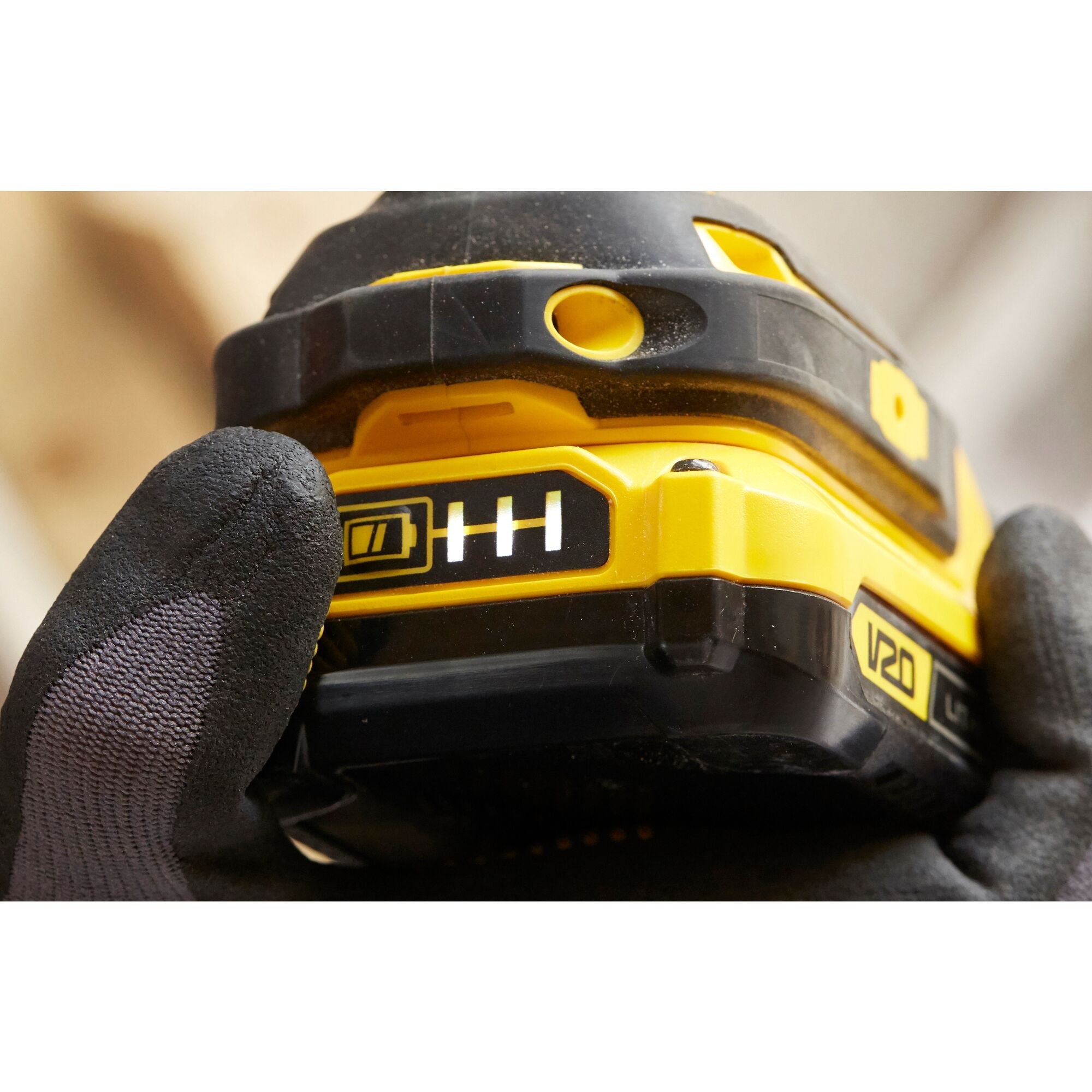 美國 STANLEY 史丹利 SFMCF810D2K-GB V20 充電式無刷衝擊起子 (2電1充套裝)